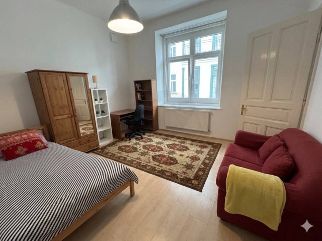 Eladó téglalakás, Budapesten, VI. kerületben 80 M Ft, 2 szobás