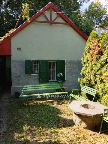 Eladó családi ház, Miskolcon 12 M Ft, 1 szobás