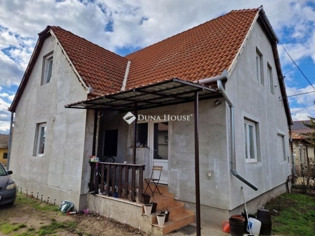 Eladó családi ház, Monoron 89.99 M Ft, 6 szobás