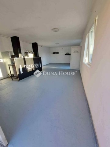 Eladó családi ház, Makón 64 M Ft, 4 szobás