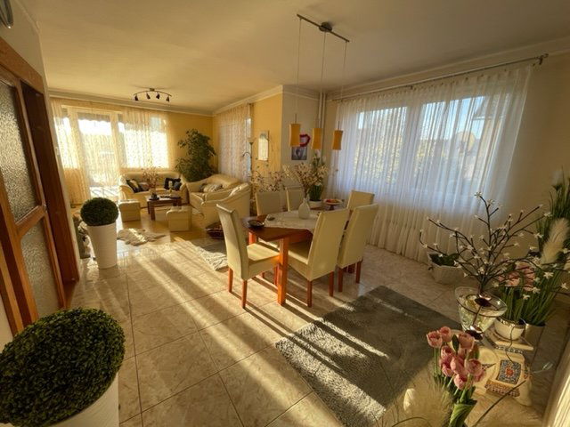 Eladó családi ház, Tatán 128 M Ft, 6 szobás