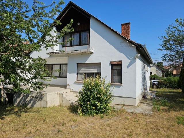 Eladó családi ház, Bonyhádon 45 M Ft, 5+2 szobás