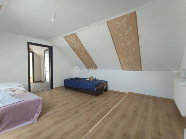 Eladó családi ház, Veresegyházon 119 M Ft, 5 szobás
