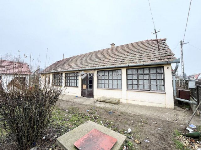 Eladó családi ház, Nyíregyházán 28 M Ft, 2 szobás