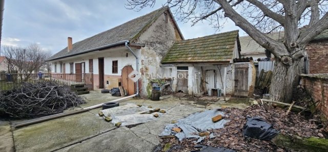 Eladó családi ház, Véménden 12.99 M Ft, 3 szobás