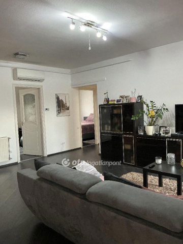 Eladó téglalakás, Nyíregyházán 62.5 M Ft, 3 szobás