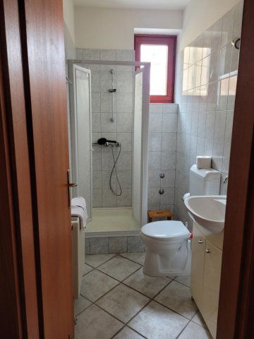 Eladó hotel, Pécsett 650 M Ft, 23 szobás / költözzbe.hu