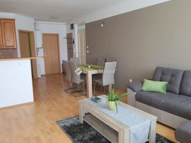 Kiadó téglalakás, albérlet, Pécsett, Diós dűlőn, 2 szobás