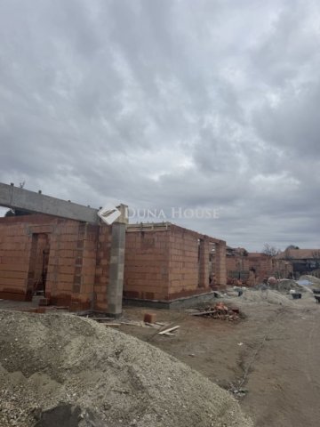 Eladó ikerház, Vecsésen 149.9 M Ft, 5 szobás