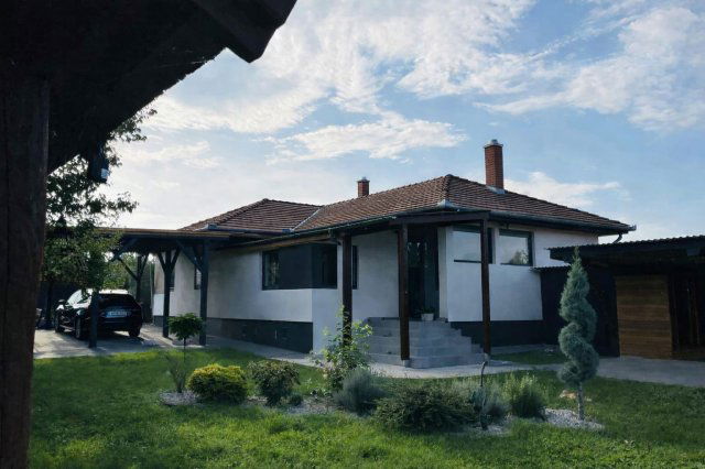 Eladó családi ház, Balatonkeresztúron, Gróf Festetics Kristóf utcában