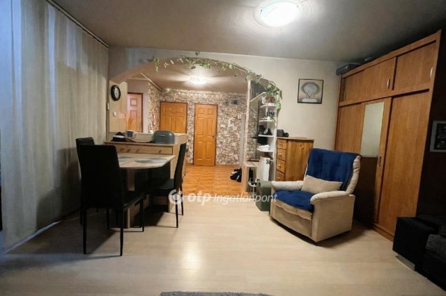 Eladó téglalakás, Nyíregyházán 41.9 M Ft, 1+2 szobás