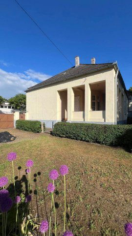 Eladó családi ház, Baján 72.9 M Ft, 3 szobás