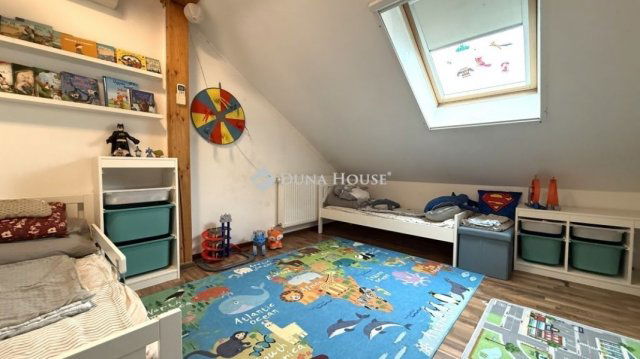 Eladó téglalakás, Gyömrőn 92 M Ft, 4 szobás