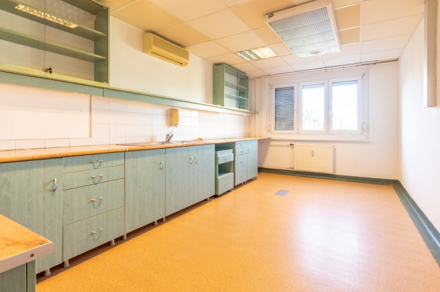 Eladó panellakás, Budapesten, III. kerületben 79.9 M Ft, 3 szobás