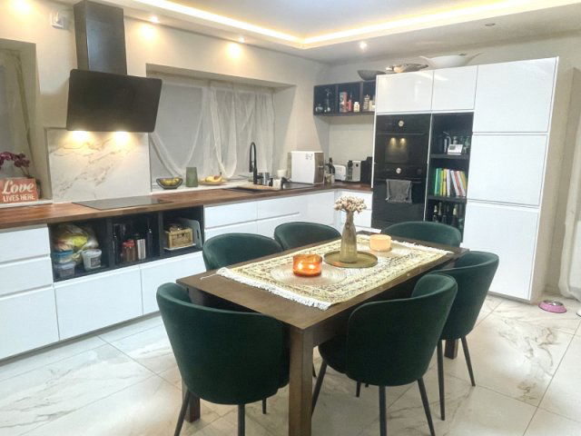 Eladó családi ház, Budapesten, II. kerületben 255 M Ft, 5 szobás