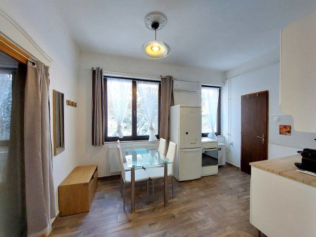 Kiadó téglalakás, albérlet, Szegeden, Bécsi körúton, 1 szobás