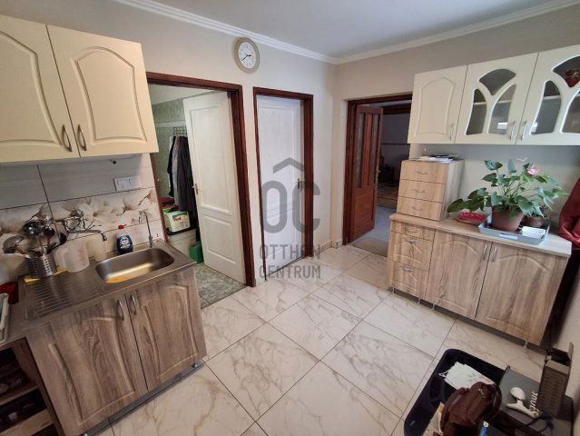 Eladó családi ház, Cegléden 39.9 M Ft, 3 szobás