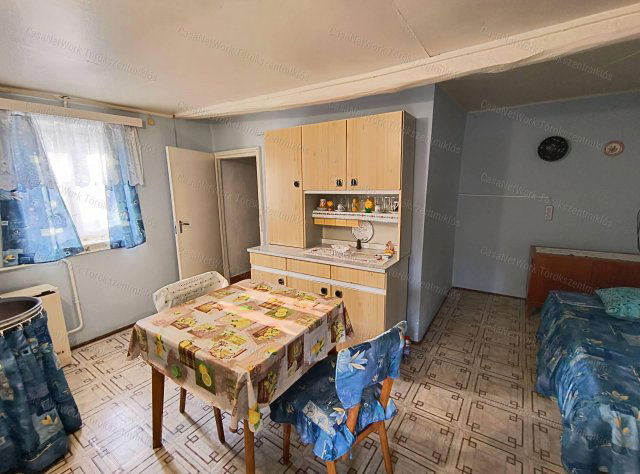 Eladó családi ház, Tiszaroffon 8.5 M Ft, 2 szobás