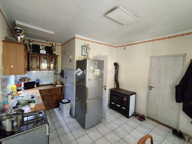 Eladó családi ház, Császáron 21.99 M Ft, 1 szobás