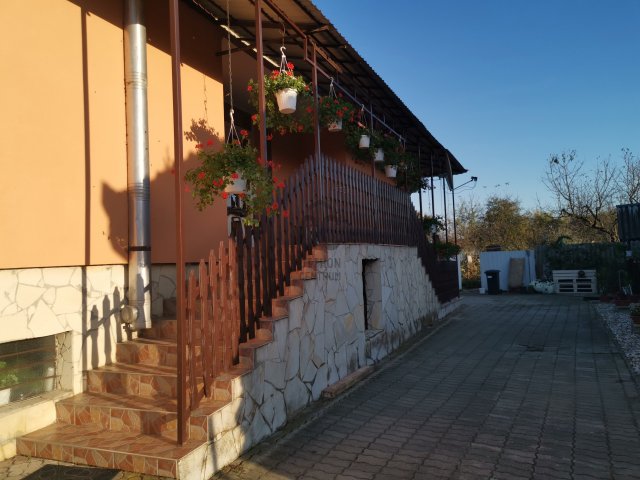 Eladó családi ház, Jékén 36 M Ft, 3 szobás