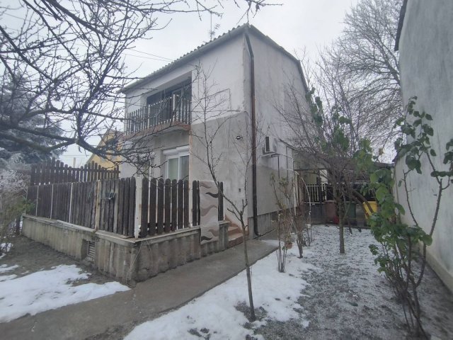Eladó családi ház, Szegeden 98 M Ft, 3+1 szobás