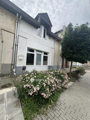Eladó iroda, Tiszafüreden 35 M Ft, 3 szobás