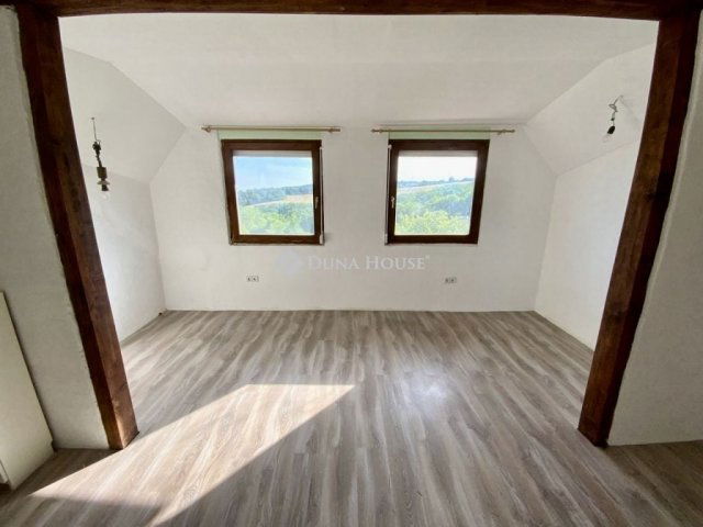 Eladó családi ház, Mecseknádasdon 62.865 M Ft, 6 szobás