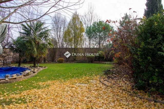 Eladó családi ház, Szegeden 409 M Ft, 6 szobás