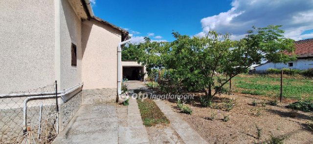 Eladó családi ház, Solton 26.9 M Ft, 2+1 szobás