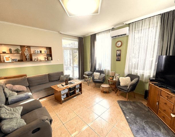 Eladó családi ház, Vámosszabadin 119.9 M Ft, 4 szobás