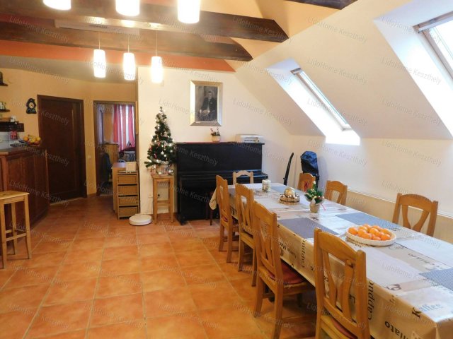 Eladó családi ház, Kehidakustányban 75 M Ft, 5 szobás