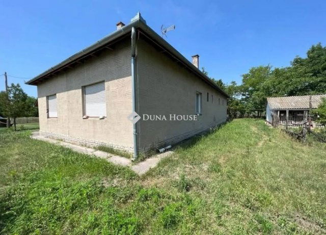 Eladó családi ház, Ruzsán 29.8 M Ft, 3 szobás