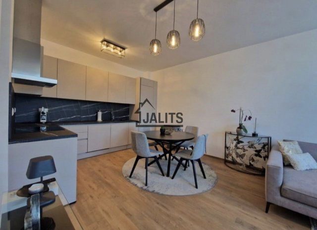 Kiadó téglalakás, albérlet, XI. kerületben, Vahot utcában