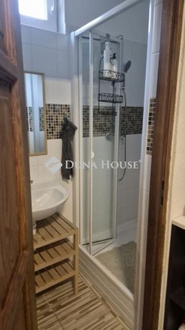 Eladó családi ház, Őrbottyánban 107.9 M Ft, 5 szobás