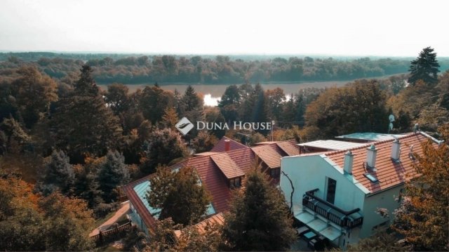 Eladó családi ház, Leányfaluban 329 M Ft, 16 szobás