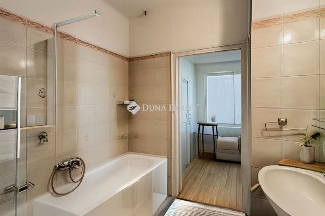 Eladó téglalakás, Budapesten, XIV. kerületben 72.9 M Ft