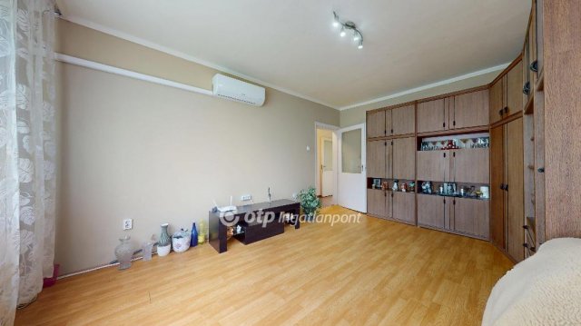 Eladó téglalakás, Miskolcon 31 M Ft, 2 szobás