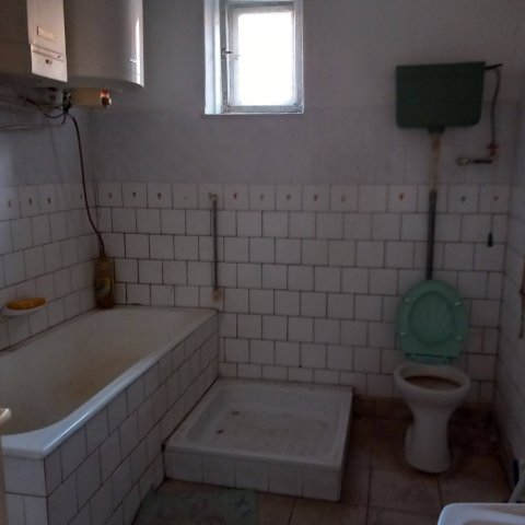 Eladó családi ház, Taron 15 M Ft, 3 szobás