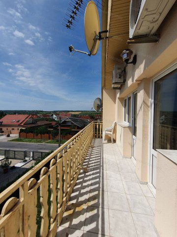Eladó családi ház, Hévízen 120 M Ft, 23 szobás