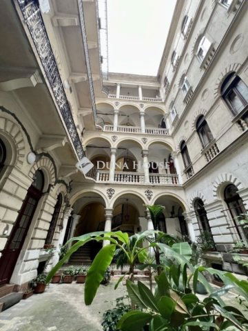 Eladó téglalakás, Budapesten, VI. kerületben 99.9 M Ft, 4 szobás