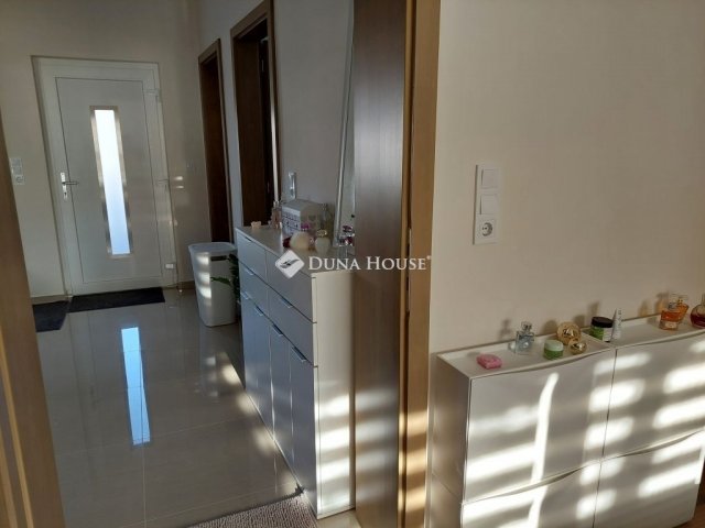 Eladó családi ház, Baján 67.9 M Ft, 3 szobás