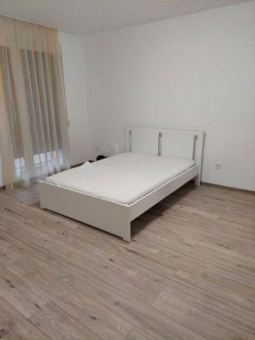 Kiadó panellakás, albérlet, Pécsett 180 E Ft / hó, 2 szobás