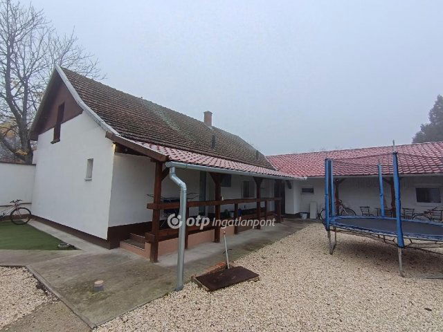 Eladó családi ház, Csongrádon 39 M Ft, 4 szobás