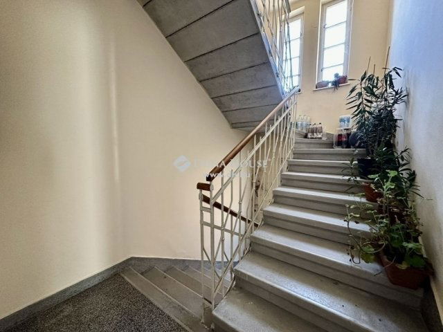 Eladó téglalakás, Pécsett 89.5 M Ft, 4 szobás