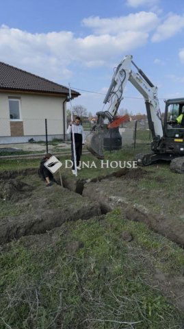 Eladó családi ház, Szigetbecsén 89.9 M Ft, 5 szobás