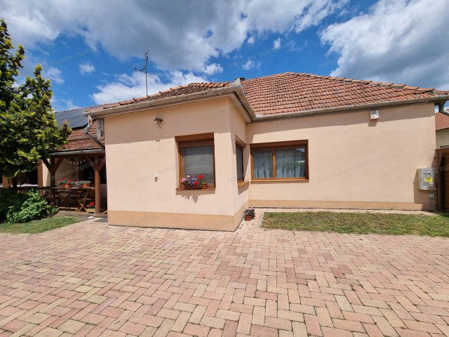 Eladó családi ház, Gyulán 52.99 M Ft, 2 szobás