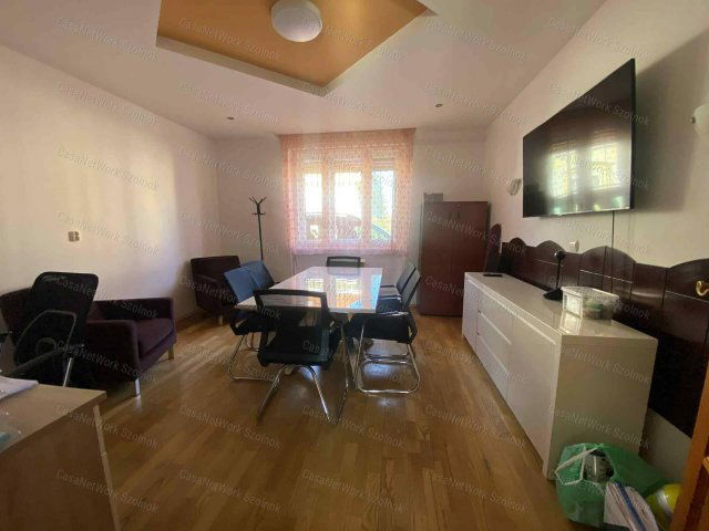 Eladó családi ház, Szolnokon 55 M Ft, 2 szobás