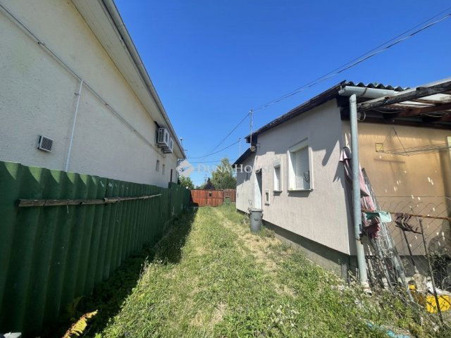 Eladó családi ház, Dunakeszin 89.9 M Ft, 2 szobás