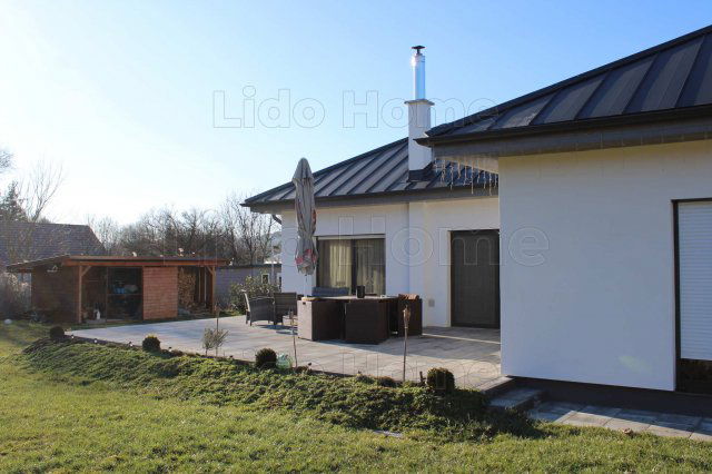 Eladó családi ház, Balatonfűzfőn 132 M Ft, 9 szobás