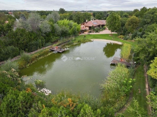 Eladó családi ház, Kecskeméten 450 M Ft, 4 szobás